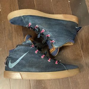 Nike Lebron James 330 men’s shoes size 10.5